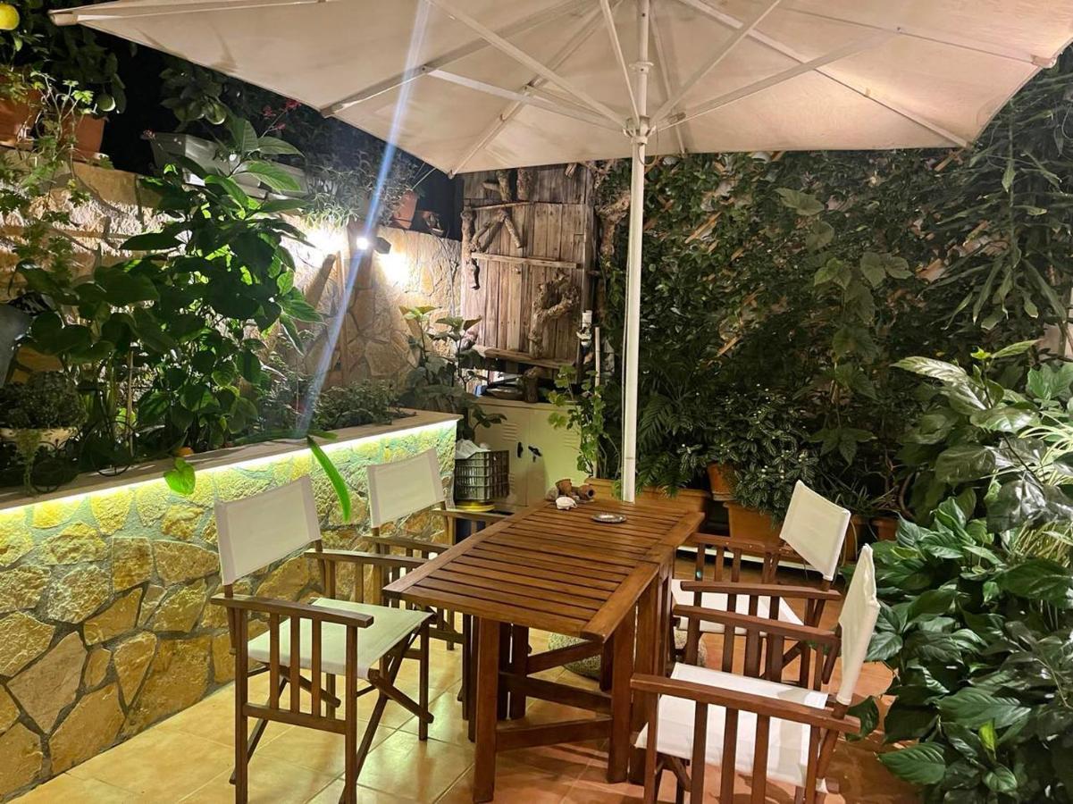 Appartamento Eleonora'S Hidden Gem Atene Esterno foto